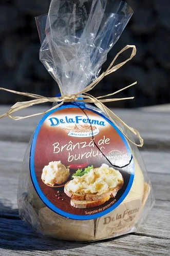 Rumänischer halbfester Schnittkäse aus Schaf- & Kuhmilch "Branza de burduf" im Körbchen