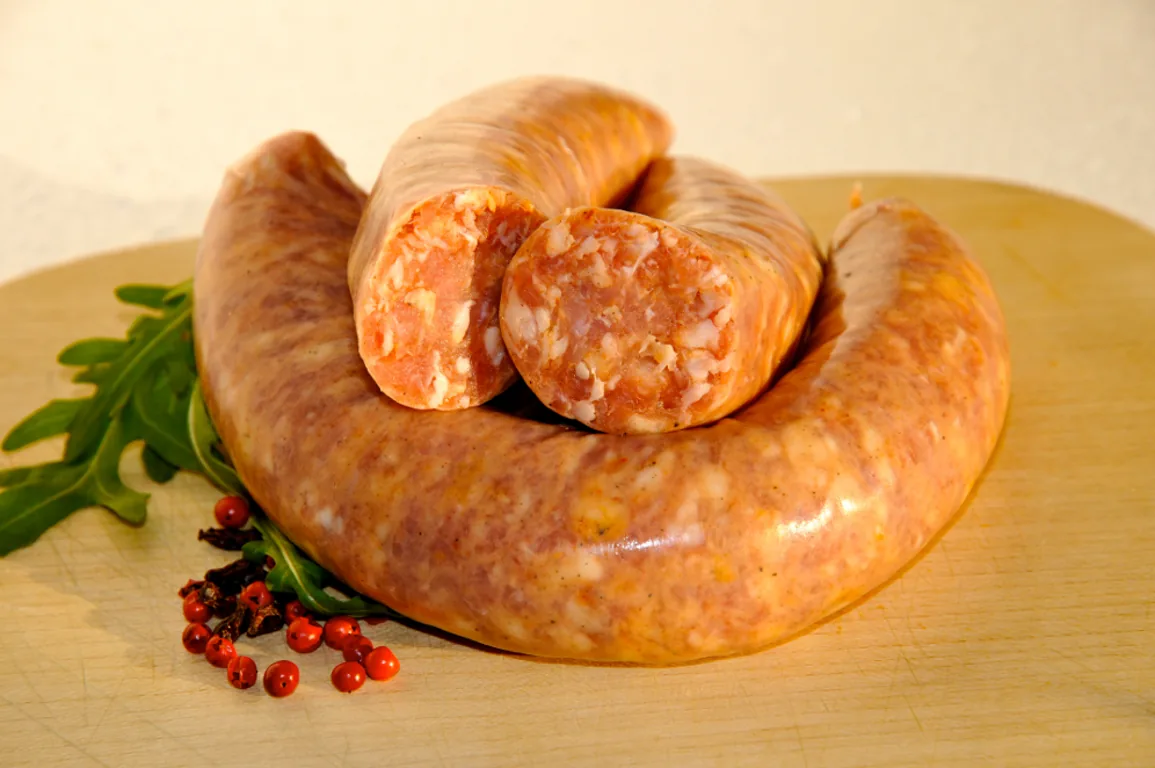 Frische Bratwurst mit Knoblauch