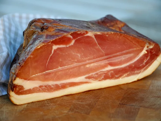 Schinkenspeck mild gesalzen - geräuchert
